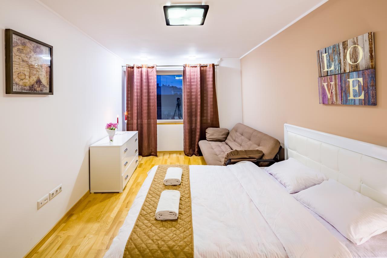 Bv Apartments Svobodu Avenue Lviv Buitenkant foto